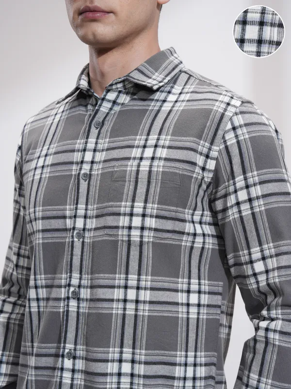 Highlander Men Grey Checked Slim Fit Casual Shirt