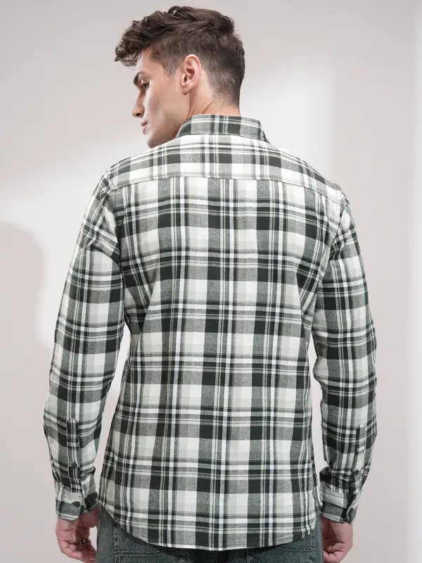 Highlander Men Off White Checked Relaxed Fit Casual Shirt