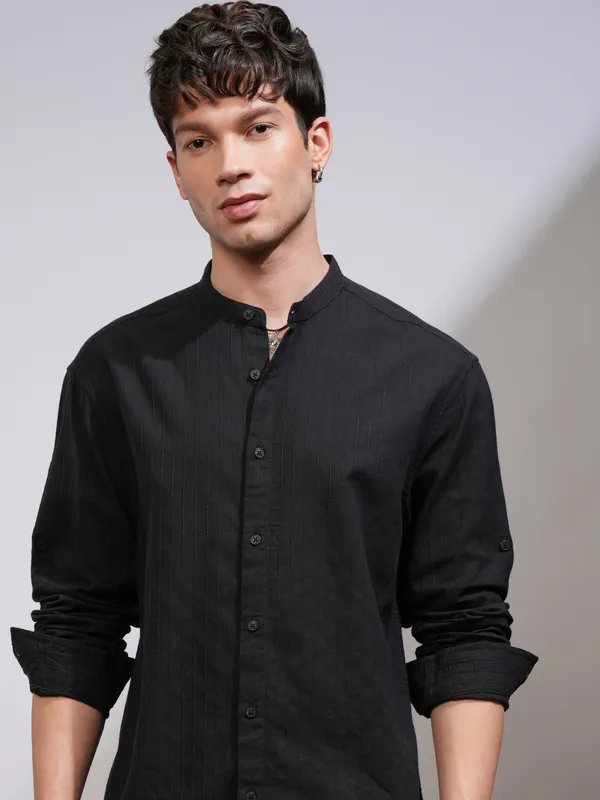 Highlander Men Black Striped Relaxed Fit Casual Shirt
