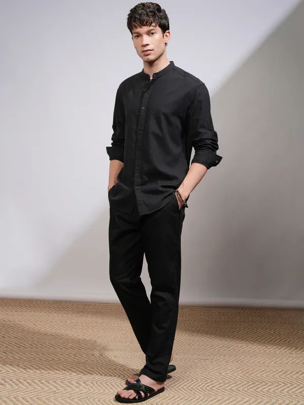 Highlander Men Black Striped Relaxed Fit Casual Shirt