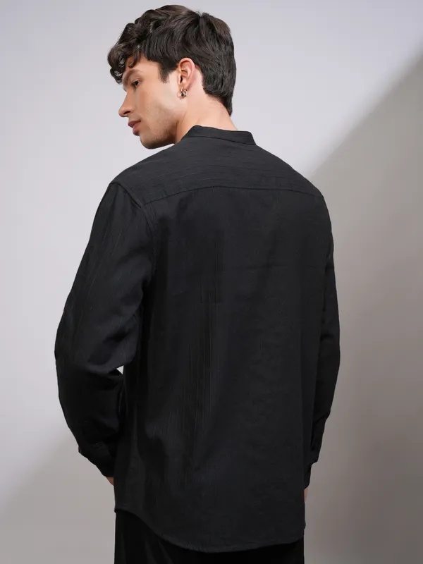 Highlander Men Black Striped Relaxed Fit Casual Shirt