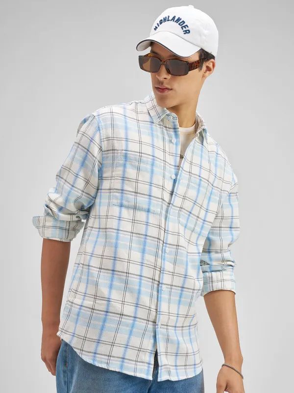 Highlander Men Blue Checked Regular Fit Casual Shirt
