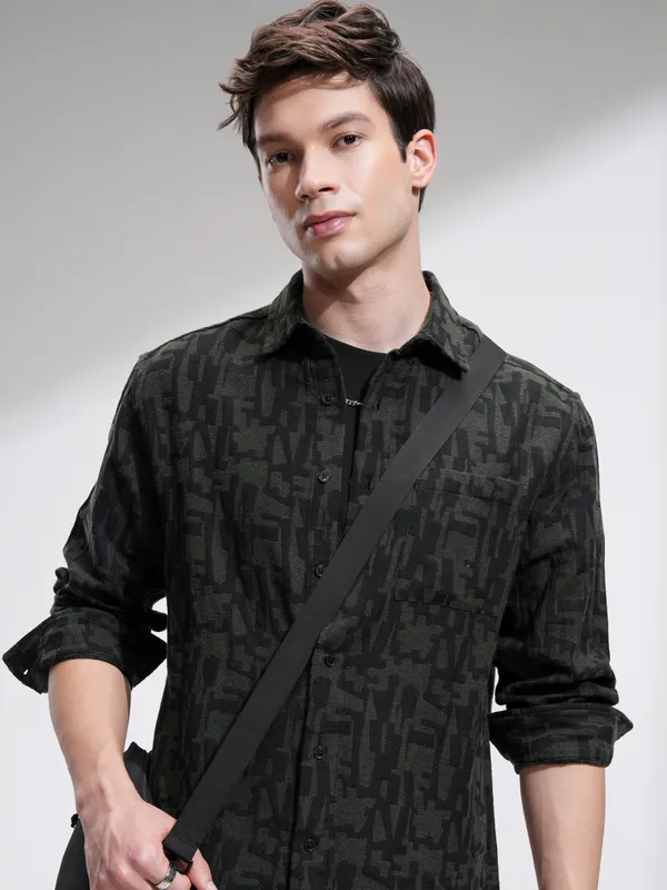 Highlander Men Olive Printed Relaxed Fit Casual Shirt