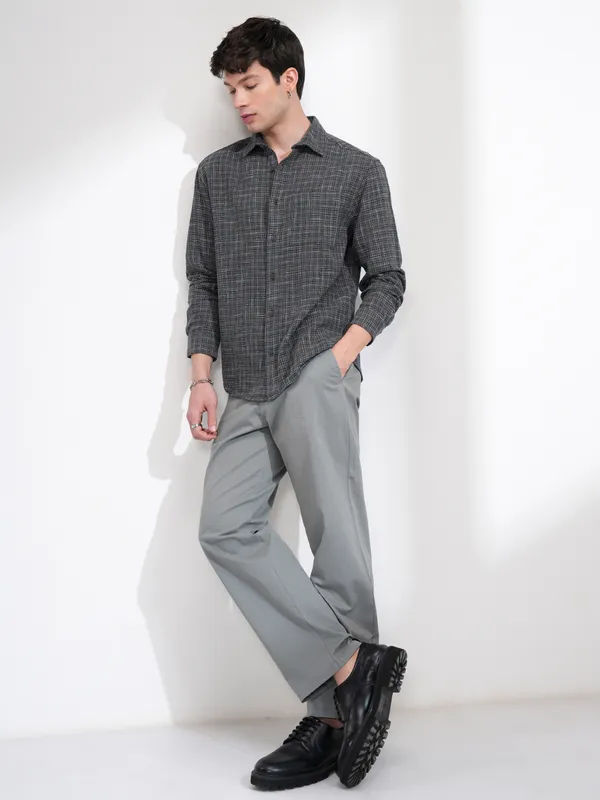 Highlander Men Grey Checked Relaxed Fit Casual Shirt