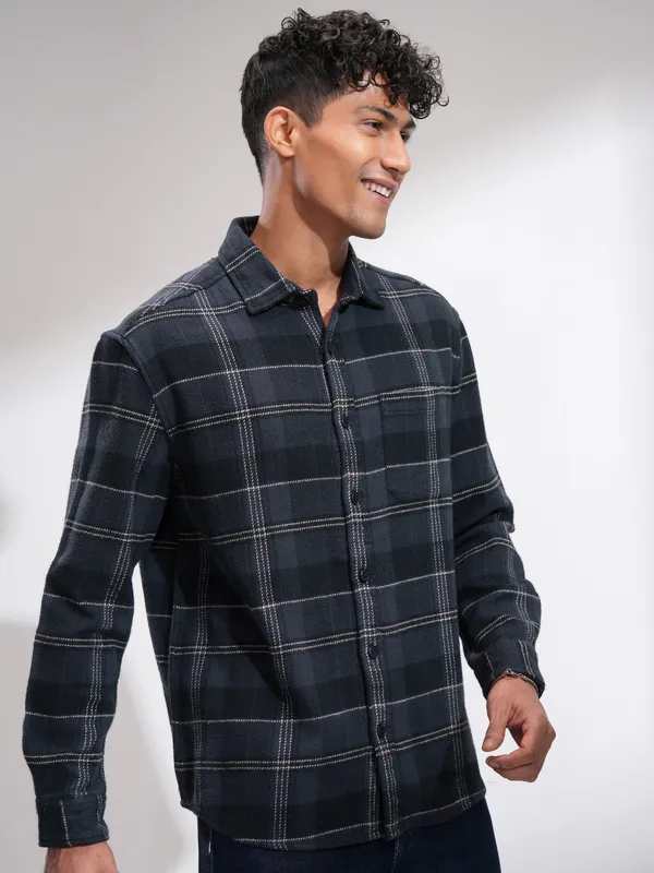 Highlander Men Blue Checked Relaxed Fit Casual Shirt