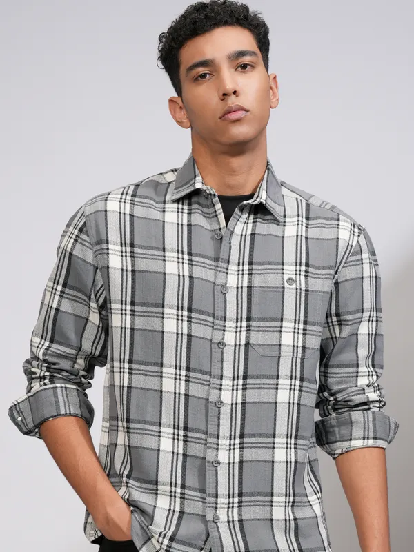 Highlander Men Grey Checked Relaxed Fit Casual Shirt