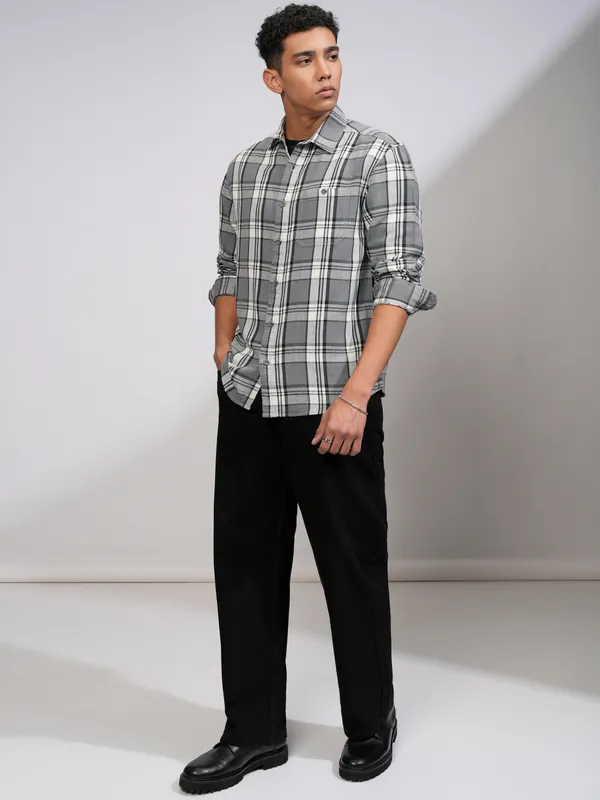 Highlander Men Grey Checked Relaxed Fit Casual Shirt
