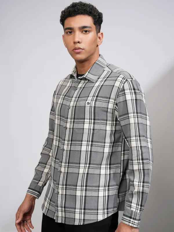 Highlander Men Grey Checked Relaxed Fit Casual Shirt