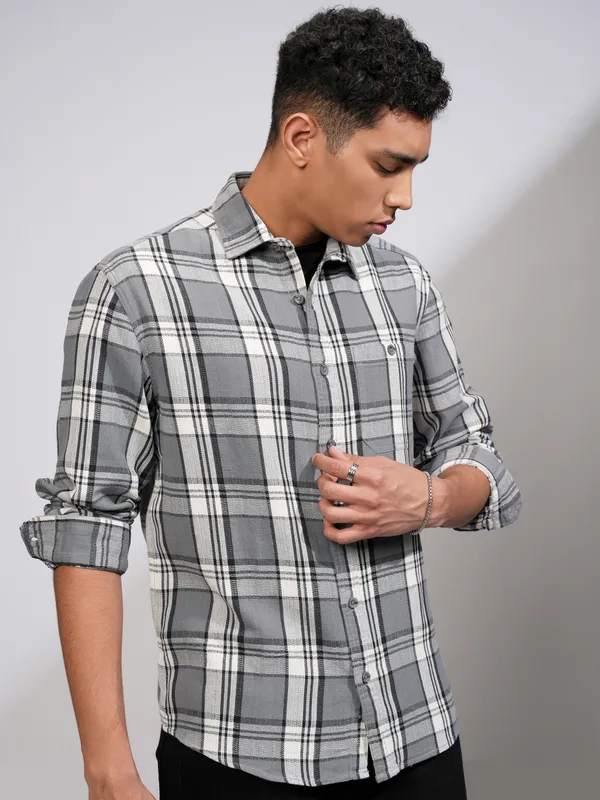 Highlander Men Grey Checked Relaxed Fit Casual Shirt