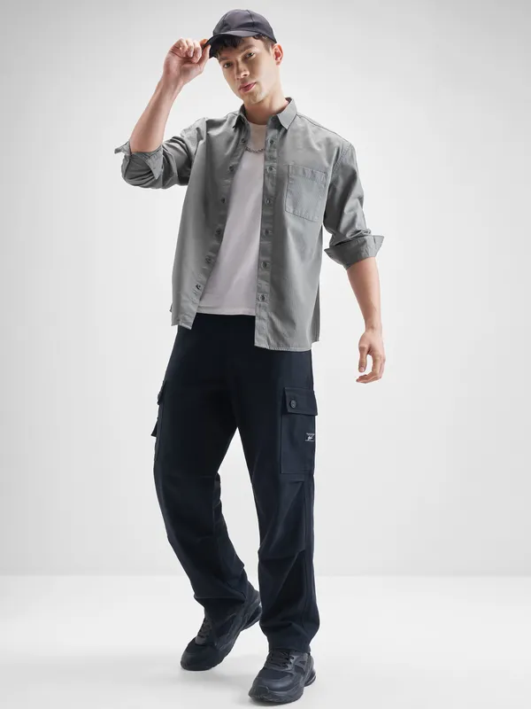 Highlander Men Grey Solid Relaxed Fit Casual Shirt