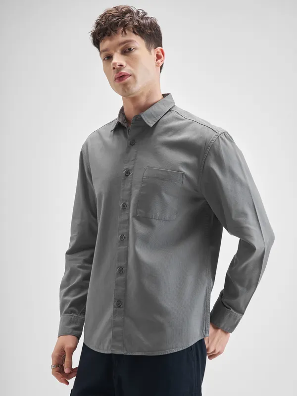 Highlander Men Grey Solid Relaxed Fit Casual Shirt