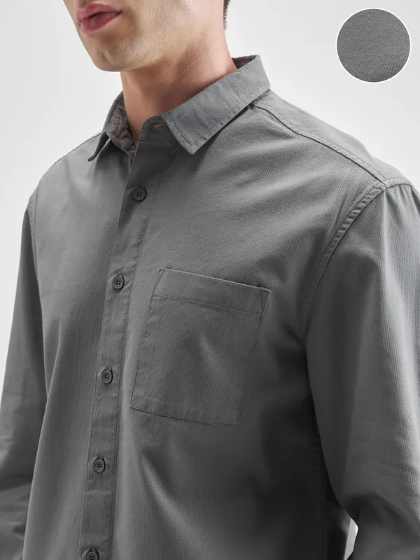 Highlander Men Grey Solid Relaxed Fit Casual Shirt