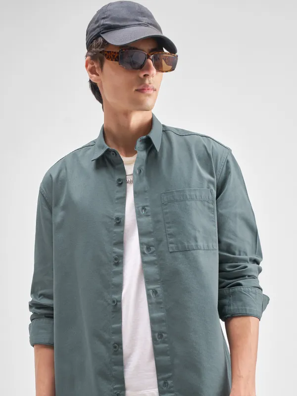 Highlander Men Blue Solid Relaxed Fit Casual Shirt