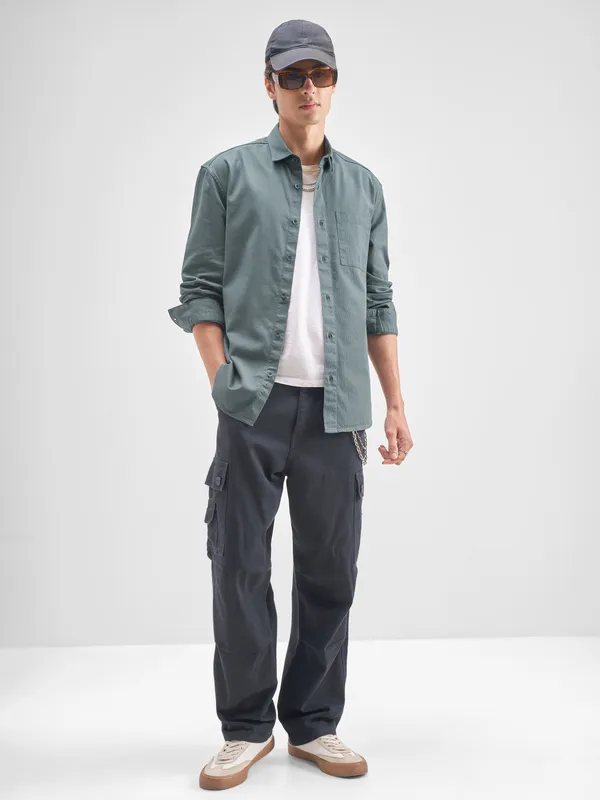 Highlander Men Blue Solid Relaxed Fit Casual Shirt