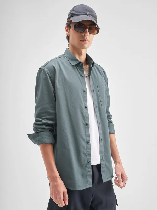 Highlander Men Blue Solid Relaxed Fit Casual Shirt