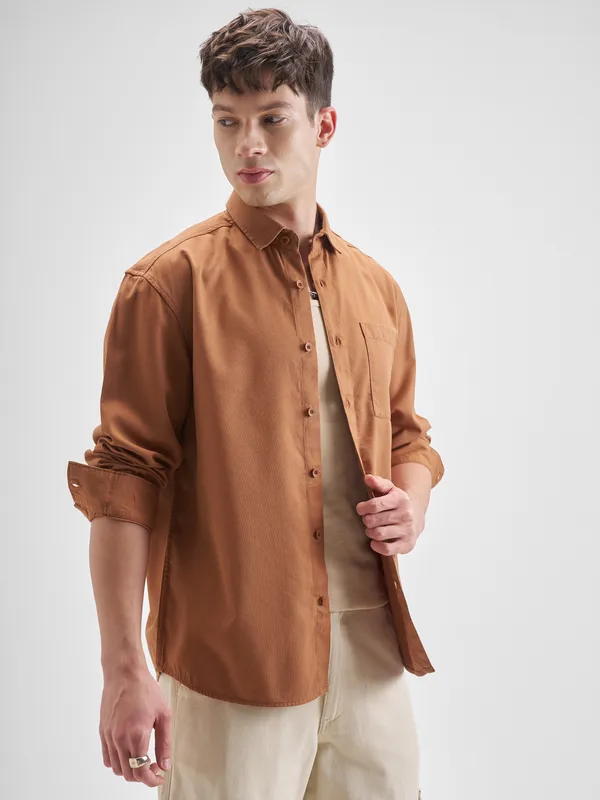 Highlander Men Orange Solid Relaxed Fit Casual Shirt