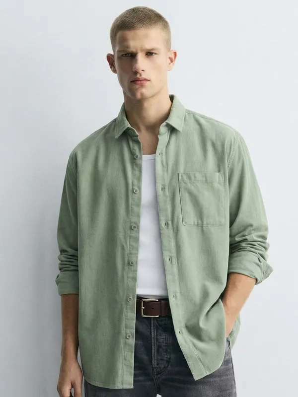 Highlander Men Olive Solid Relaxed Fit Casual Shirt