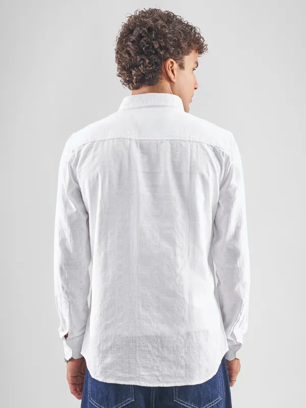 Highlander Men White Self Design Slim Fit Casual Shirt