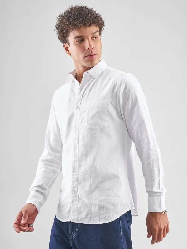 Highlander Men White Self Design Slim Fit Casual Shirt