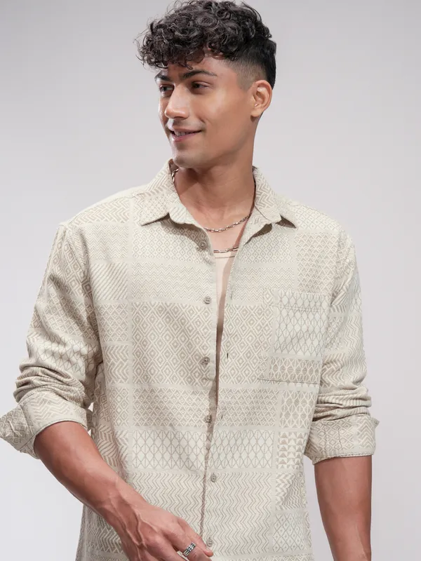 Highlander Men Off White Printed Relaxed Fit Casual Shirt