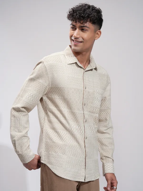 Highlander Men Off White Printed Relaxed Fit Casual Shirt