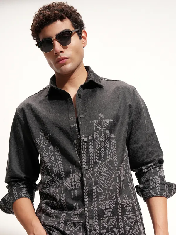 Highlander Men Charcoal Printed Relaxed Fit Casual Shirt