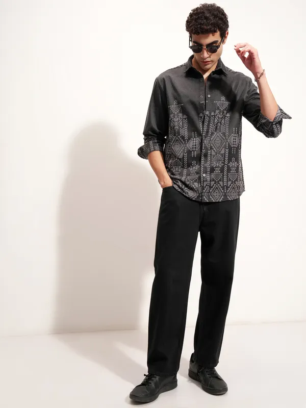 Highlander Men Charcoal Printed Relaxed Fit Casual Shirt