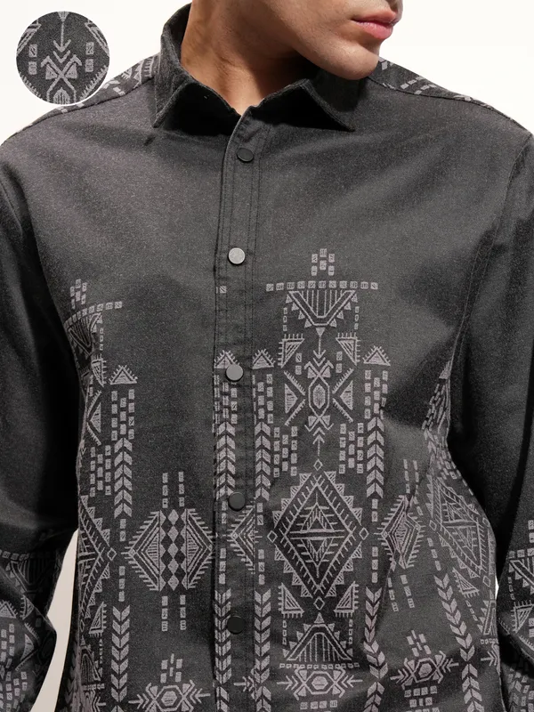 Highlander Men Charcoal Printed Relaxed Fit Casual Shirt