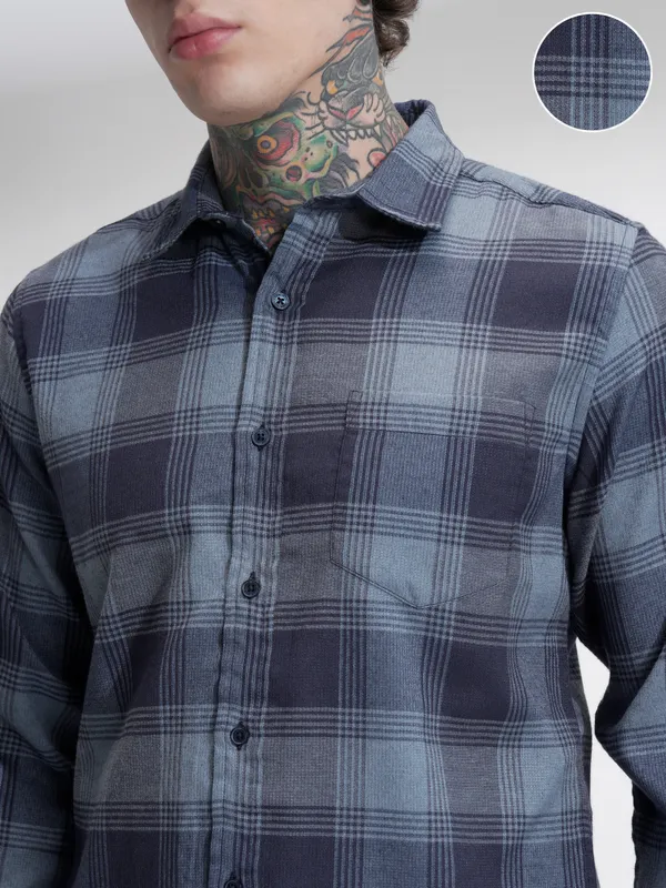 Highlander Men Navy Blue Checked Slim Fit Casual Shirt