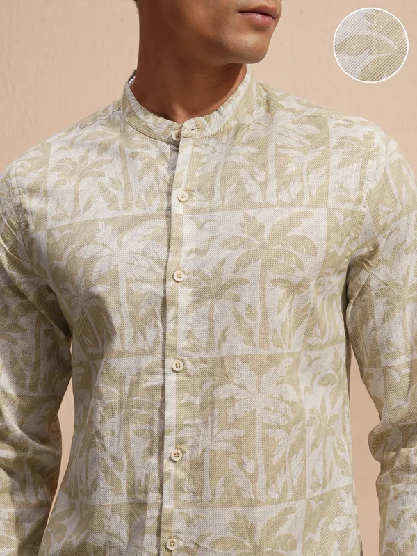 Highlander Men Off White Printed Slim Fit Casual Shirt