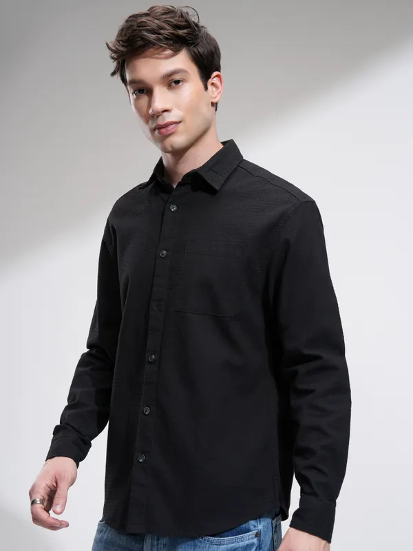 Highlander Men Black Self Design Relaxed Fit Casual Shirt