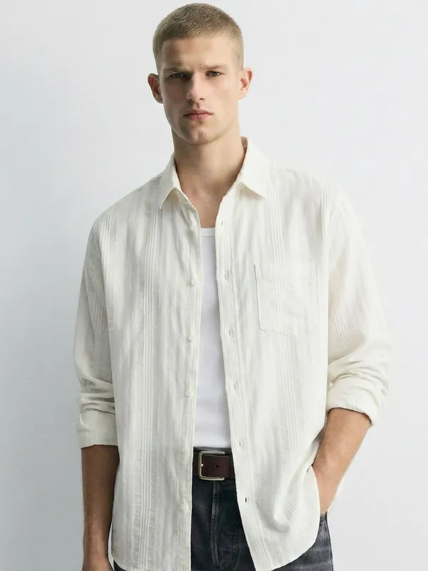 Highlander Men White Self Design Slim Fit Casual Shirt