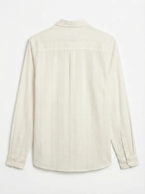 Highlander Men White Self Design Slim Fit Casual Shirt