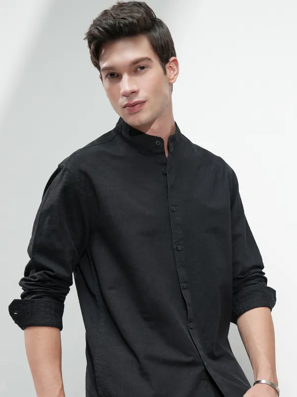 Highlander Men Black Self Design Relaxed Fit Casual Shirt