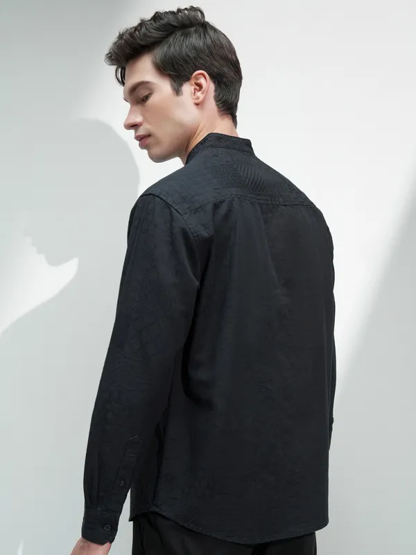 Highlander Men Black Self Design Relaxed Fit Casual Shirt