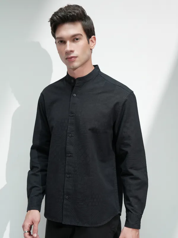 Highlander Men Black Self Design Relaxed Fit Casual Shirt
