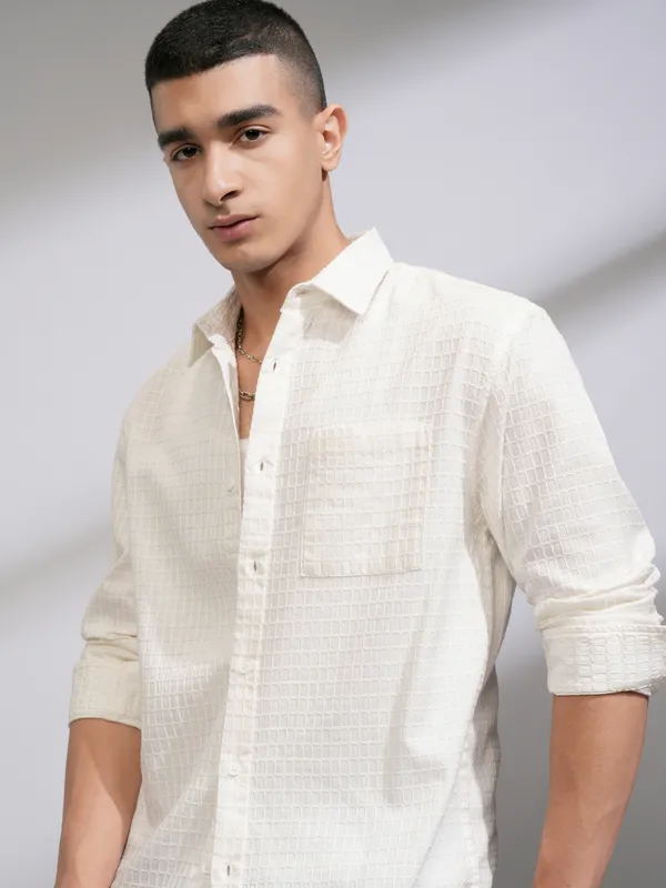 Highlander Men White Self Design Relaxed Fit Casual Shirt