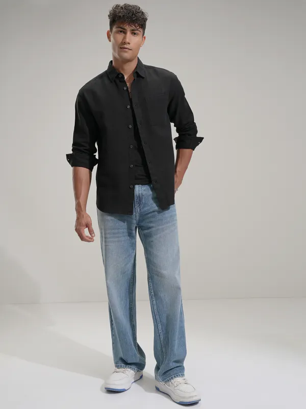 Highlander Men Black Striped Relaxed Fit Casual Shirt