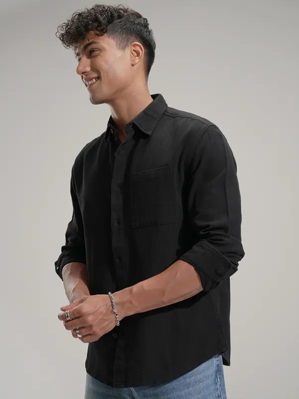 Highlander Men Black Striped Relaxed Fit Casual Shirt