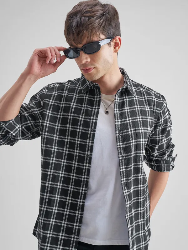 Highlander Men Black Checked Slim Fit Casual Shirt