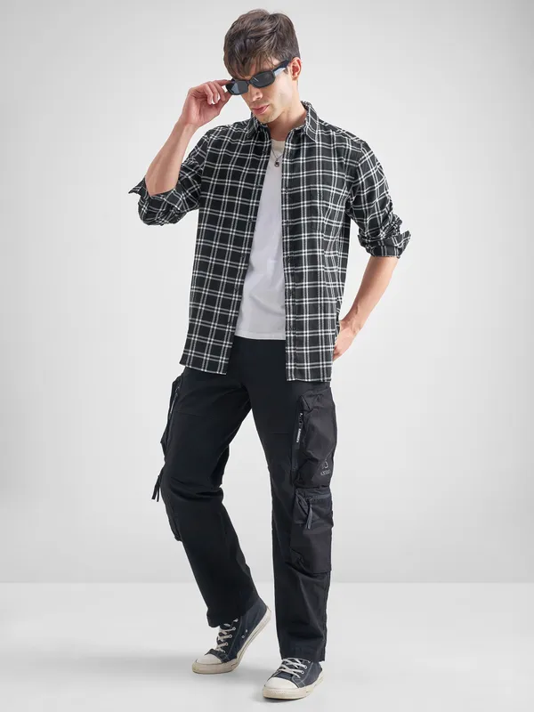 Highlander Men Black Checked Slim Fit Casual Shirt