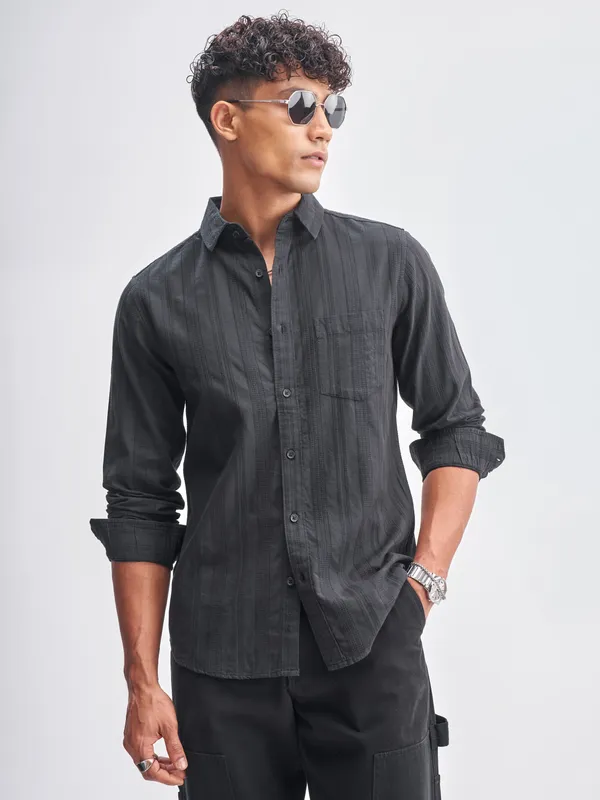 Highlander Men Black Striped Slim Fit Casual Shirt