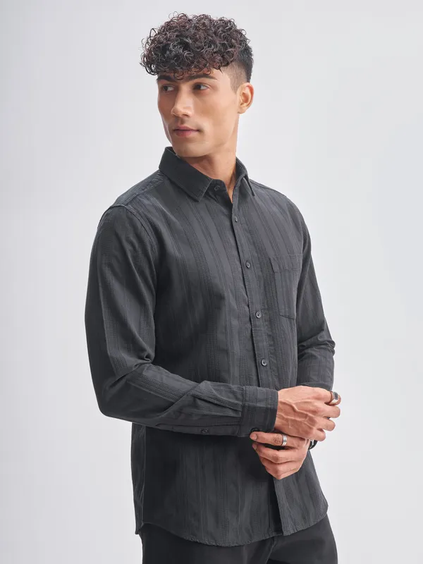 Highlander Men Black Striped Slim Fit Casual Shirt