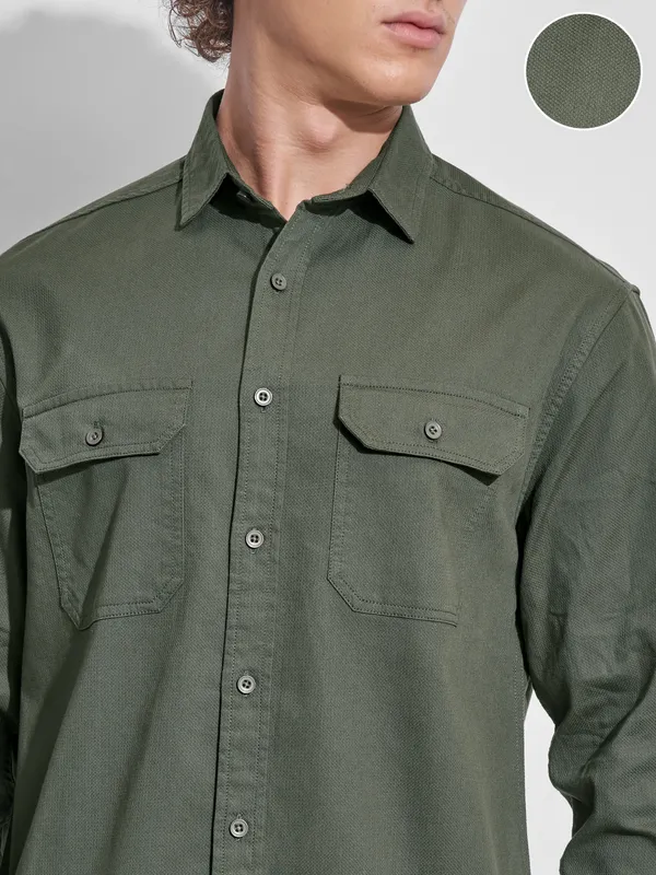 Highlander Men Green Self Design Relaxed Fit Casual Shirt