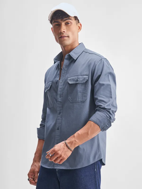 Highlander Men Blue Solid Relaxed Fit Casual Shirt