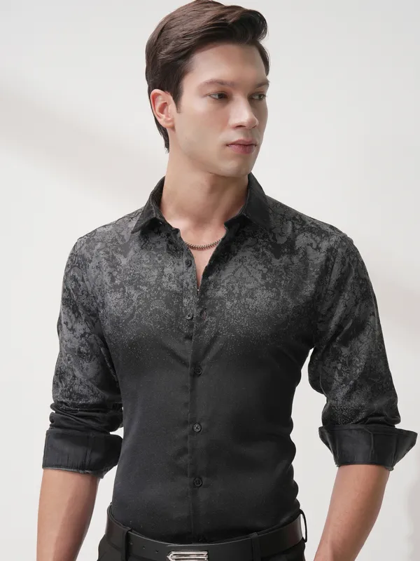 Highlander Men Charcoal Printed Slim Fit Casual Shirt