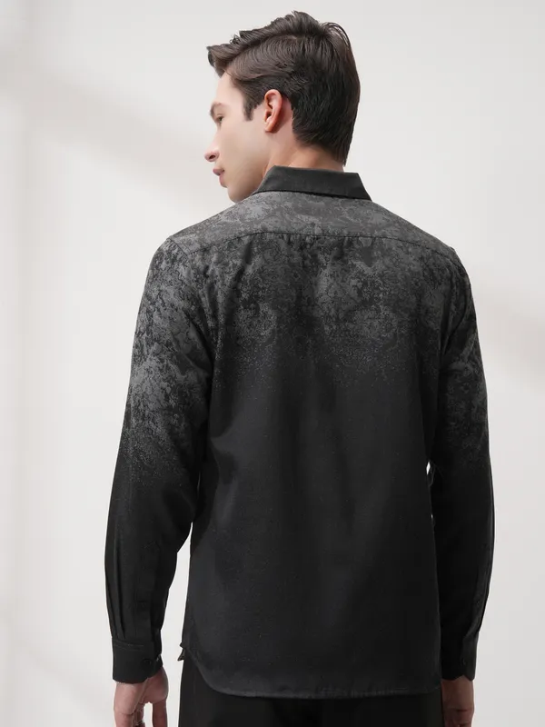 Highlander Men Charcoal Printed Slim Fit Casual Shirt