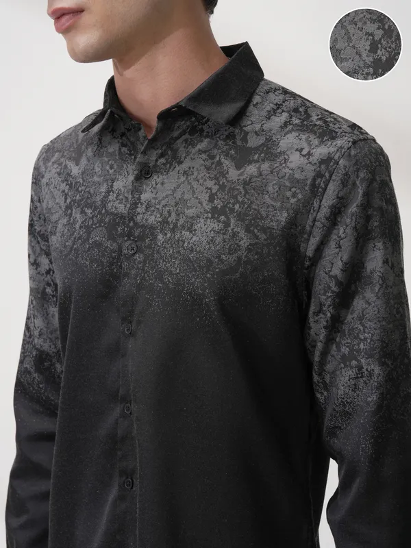 Highlander Men Charcoal Printed Slim Fit Casual Shirt