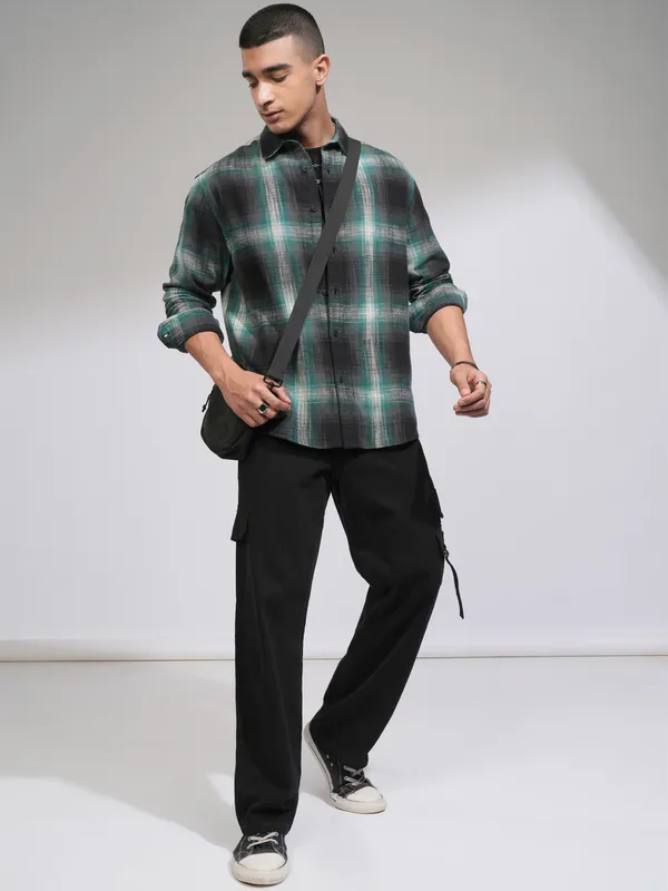 Highlander Men Blue Checked Relaxed Fit Casual Shirt