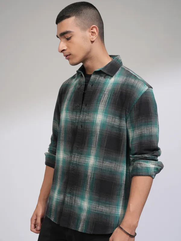 Highlander Men Blue Checked Relaxed Fit Casual Shirt